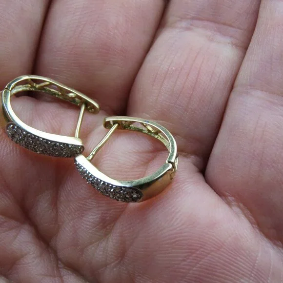 $1600 10k Yellow Gold1/2 Carat Diamond Earring
